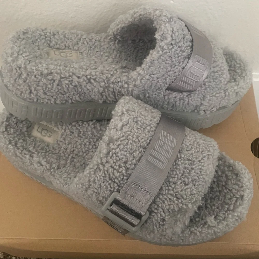 UGG Fluffita Slide Sandals- Gray - Picture 1 of 4